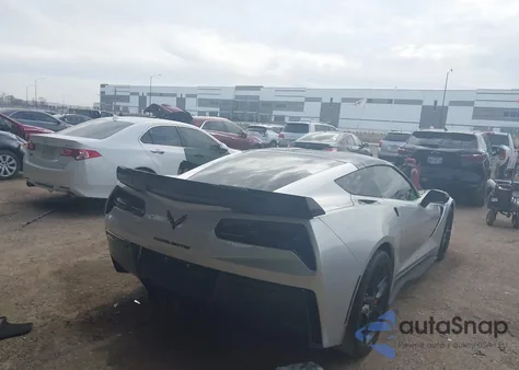 2016 Chevrolet Corvette Stingray Z51 z USA, uszkodzony, nr VIN 1G1YM2D73G5113098